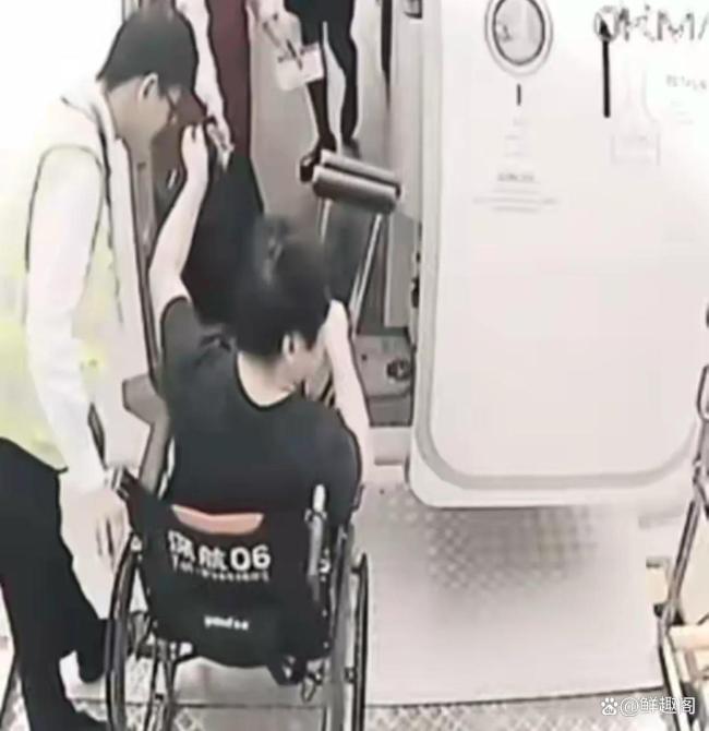 博主:郑智化吐槽机场不该演变成闹剧 视频曝光引发反转