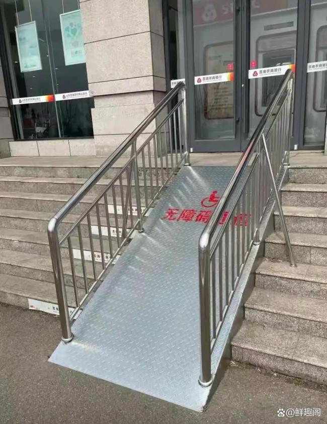 博主:郑智化吐槽机场不该演变成闹剧 视频曝光引发反转