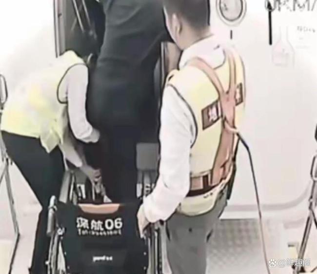 博主:郑智化吐槽机场不该演变成闹剧 视频曝光引发反转